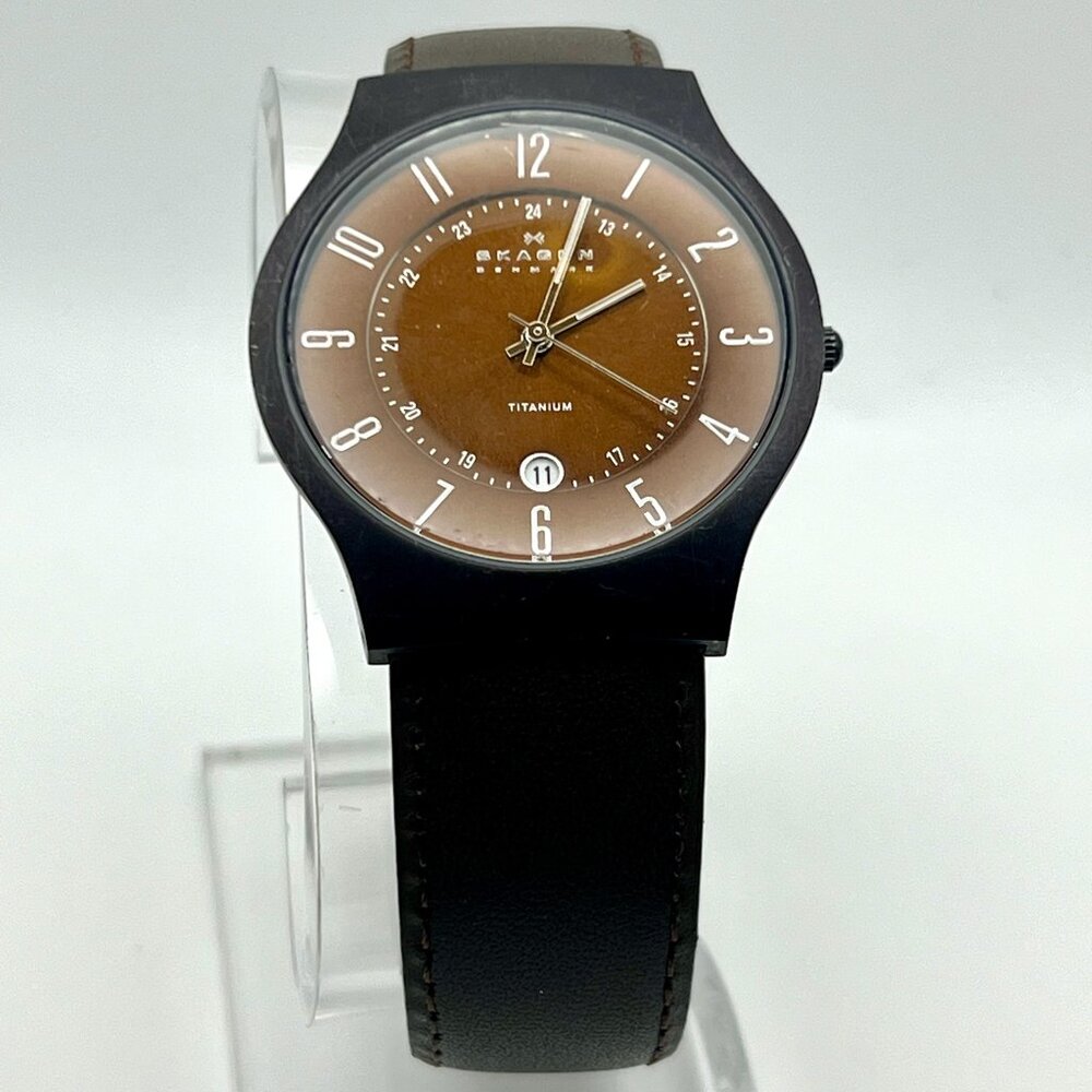 Skagen Denmark Titanium Round Brown Slim Unisex Watch Working New Strap